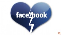 Είστε φίλοι με τον σύντροφό σας στο Facebook; Κακώς! Είστε φίλοι με τον σύντροφό σας στο Facebook; Κακώς!
