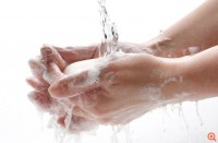 Σκοτώνει το ζεστό νερό περισσότερα μικρόβια; Σκοτώνει το ζεστό νερό περισσότερα μικρόβια;
