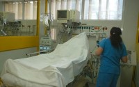 Καταρρέουν τα δημόσια νοσοκομεία. Ελλείψεις σε ιατρικό και λοιπό προσωπικό, σε φάρμακα και υλικά