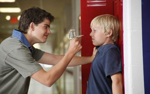 Τρεις στους δέκα μαθητές θύματα ή θύτες ενδοσχολικής βίας