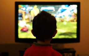 Πιο χαρούμενα τα παιδιά χωρίς τηλεόραση