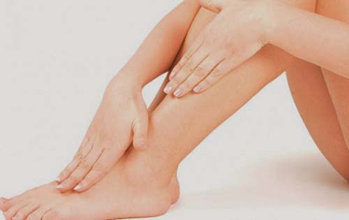 Ποιος ο λόγος που μπορεί να πονάνε τα πόδια σας; Όλες οι αιτίες από τις πιο απλές μέχρι τις πιο σοβαρές.