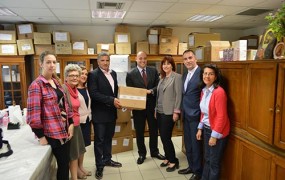 Παράδοση υψηλού κόστους φαρμάκων αξίας ½ εκατομμυρίου ευρώ για τους ανασφάλιστους χρόνιους αρρώστους του Ιατρείου Κοινωνικής Αποστολής