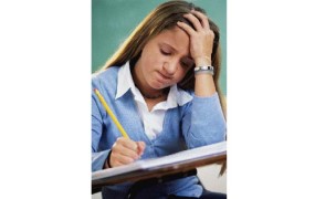 Απλές πρακτικές για διαχείριση του άγχους των εξετάσεων. Πότε θα πρέπει να σας ανησυχήσει;