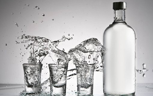 Ο μύθος των λιγότερων θερμίδων στα «άσπρα» ποτά