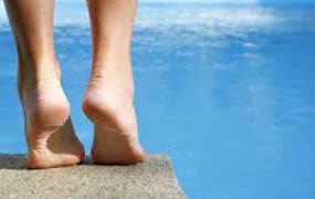 Τι πρέπει να κάνετε για τα πρησμένα πόδια το καλοκαίρι