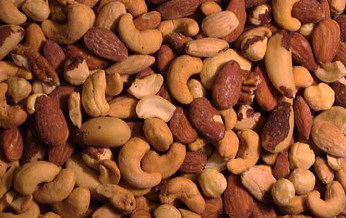 Οι ξηροί καρποί ρίχνουν τη χοληστερίνη