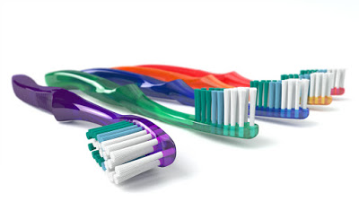 10 συμβουλές για σωστό βούρτσισμα των δοντιών σας. Ο σωστός καθαρισμός της οδοντόβουρτσας