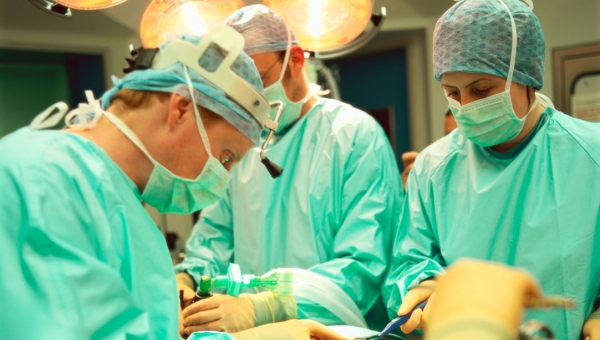 Ομαδική αναβολή χειρουργείων λόγω ομαδικής ασθένειας νοσηλευτριών