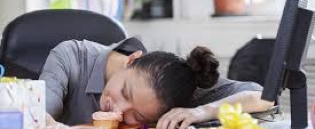 Βραδυνή έξοδος και hangover. Πως θα πάτε στη δουλειά σας