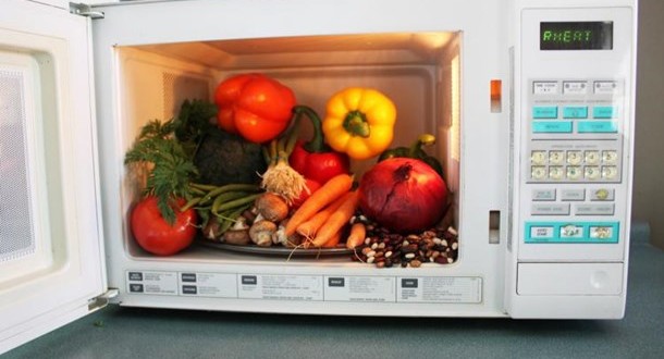 Καταστρέφει τις βιταμίνες ο φούρνος μικροκυμάτων;