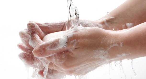 Σκοτώνει το ζεστό νερό περισσότερα μικρόβια;