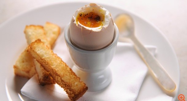 Πόσο ένοχα είναι τα αυγά για τη χοληστερίνη;