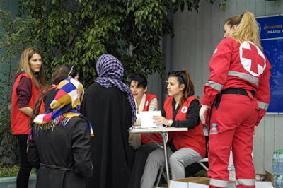 Συνεχίζεται η καθημερινή παρέμβαση του Ελληνικού Ερυθρού Σταυρού στο λιμάνι του Πειραιά για την υποστήριξη προσφύγων και μεταναστών