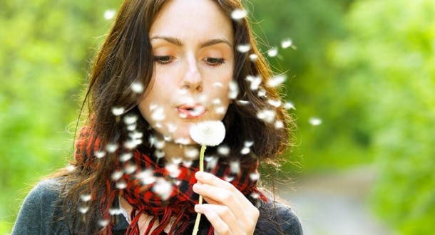 Γιατί μας τρώνε τα μάτια μας την άνοιξη;