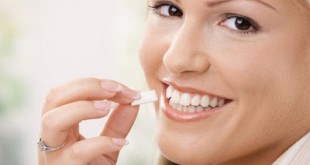 Τυρί και οδοντότσιχλες για την προστασία των δοντιών σας όταν τρώτε στο εστιατόριο