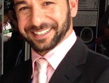 O Dr. Rodrick Babakhanlou, συμβουλεύει γιατρούς που θέλουν να εργαστούν στο εξωτερικό, στο Διδασκαλείο του Πανεπιστήμιου Αθηνών