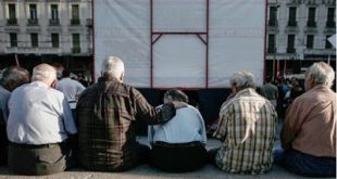 Ξεκινούν οι περικοπές σε επικουρικές, ΕΚΑΣ, εφάπαξ