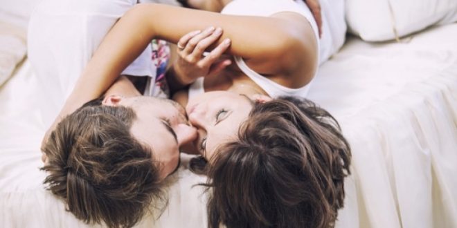 Σεξ με τα εσώρουχα: Υπάρχει πιθανότητα εγκυμοσύνης;