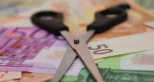 Clawback, rebate και χρέη 2,2 δισ. βλέπουν οι φαρμακευτικές για φέτος