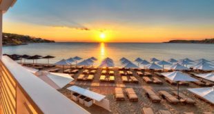 Δείτε σε ποιές Παραλίες Μπορείτε να Κολυμπήσετε Άφοβα στην Αττική!