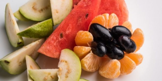 Το καλοκαιρινό φρούτο που αδυνατίζει και βελτιώνει τις ερωτικές επιδόσεις!