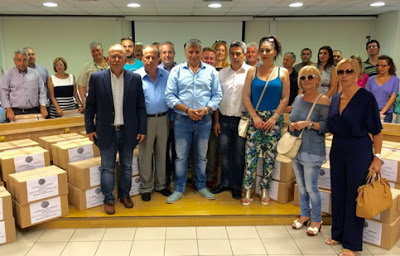 Το Ιατρείο Κοινωνικής Αποστολής παρέδωσε 250 κούτες με φάρμακα σε 24 Δήμους της Αττικής