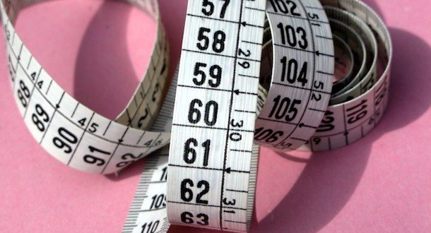 Οι γυναίκες αποδέχονται πια περισσότερο το σώμα (και το βάρος) τους