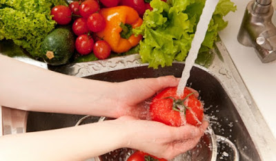 Πώς πλένουμε τα φρούτα και λαχανικά. Γιατί δεν χρησιμοποιούμε σαπούνι