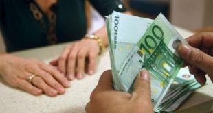 Απότομη "προσγείωση" για τις προσδοκίες επιστροφής καταθέσεων φέτος