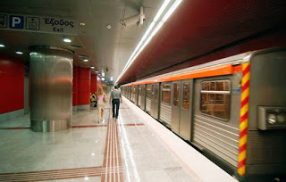 Ανοιχτοί πέντε σταθμοί του μετρό για την προστασία των αστέγων