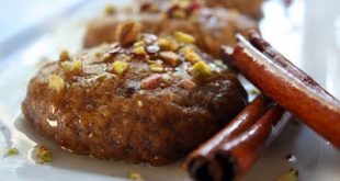 Κουραμπιέδες, μελομακάρονα ή δίπλες είναι διατροφικά καλύτερα;