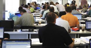 Αυξάνονται για 2ο μήνα οι μόνιμοι δημόσιοι υπάλληλοι