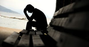 Η χώρα καταγωγής, το φύλο και το επίπεδο μόρφωσης, παράγοντες που επηρεάζουν την εμφάνιση της κατάθλιψης στην Ελλάδα