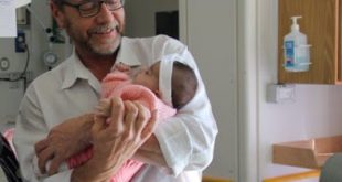 Στο Hadassah έσωσαν βρέφος που γεννήθηκε με όργανά του εκτός της κοιλιάς
