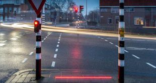 Τα πρώτα πεζοδρόμια-φωτεινοί σηματοδότες για κολλημένους χρήστες κινητών τηλεφώνων