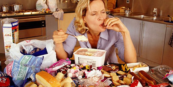 Το παράξενο μυστικό για να τρώτε λιγότερο