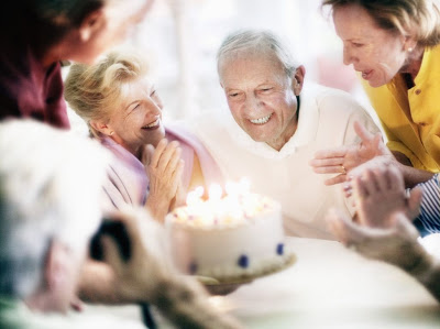 Το προσδόκιμο ζωής θα ξεπεράσει τα 90 χρόνια έως το 2030, αλλά όχι στην Ελλάδα