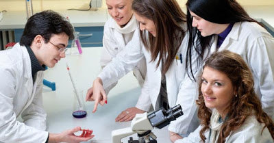 Eπειδή όλα δεν λειτουργούν στην υγεία, πάμε να δώσουμε και την χαριστική βολή στην εκπαίδευση