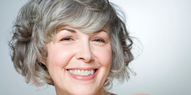 Έρευνα συνδέει τα γκρίζα μαλλιά με καρδιαγγειακά νοσήματα