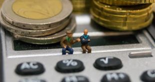 Εαρινή έφοδος σε επαγγελματίες και συνταξιούχους