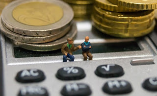 Εαρινή έφοδος σε επαγγελματίες και συνταξιούχους