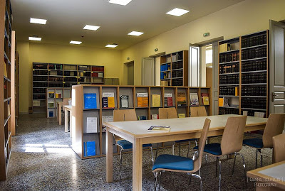 Η νέα Βιβλιοθήκη της Νομικής Σχολής στο αποκατεστημένο διατηρητέο κτήριο του Παλαιού Χημείου του ΕΚΠΑ