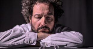 Μια εξαιρετικά απλή δουλειά, Σκηνοθεσία Ορέστης Τάτσης, Πρεμιέρα 26 Απριλίου