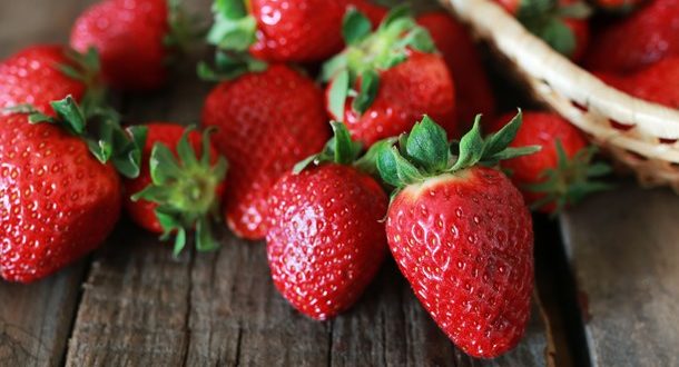 Τα πιο "βρώμικα" φρούτα και λαχανικά για το 2017