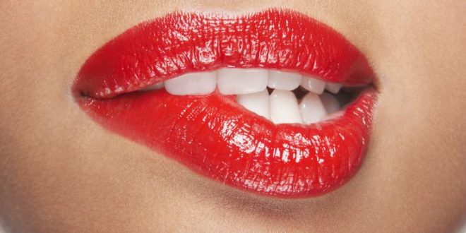 Τρεις λόγοι που μπορεί να ματώνουν τα ούλα