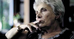 Η μεγάλη Ελληνίδα ποιήτρια Κική Δημουλά Επίτιμη Διδάκτωρ του ΕΚΠΑ