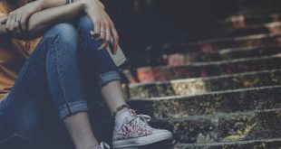 Μπλε φάλαινα. Τι είναι, πώς λειτουργεί και τι πρέπει να κάνετε για να προλάβετε το κακό