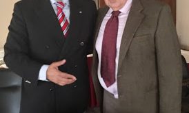 Ο ΙΣΑ δώρισε απινιδωτή στον Ιατρικό Σύλλογο Καλύμνου