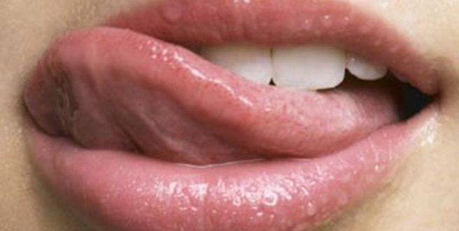 Για ποιους λόγους πρέπει να βουρτσίζετε τη γλώσσα σας